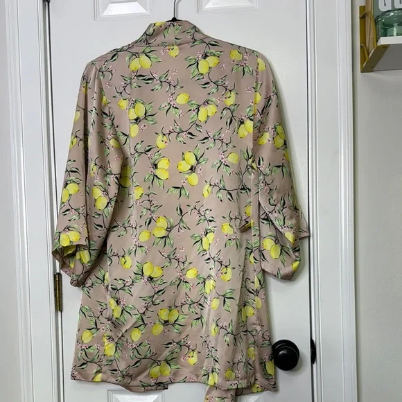 Tan and Yellow Boxy Kimono or Robe with Relaxed Fit - Picture 8 of 9